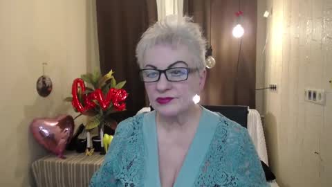 kaylesmoll online show from 02-15-25, 08:43