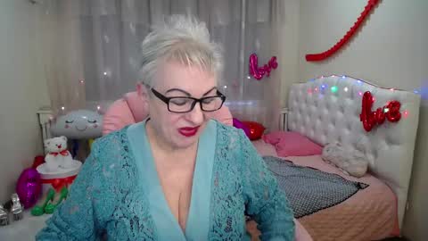 kaylesmoll online show from 02-20-25, 05:55