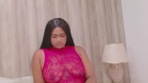 Snapshot of kaylie_mitchel chatting on 09-20-25, 12:00 KAYLIE online show from 09-20-25, 12:00