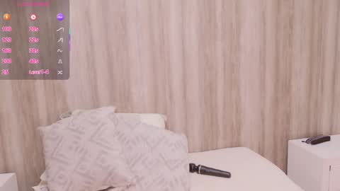 Snapshot of kaylie_mitchel chatting on 09-21-25, 05:58 KAYLIE online show from 09-21-25, 05:58