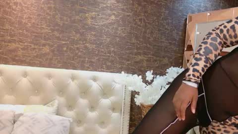 Snapshot of kaylie_mitchel chatting on 10-20-25, 11:27 KAYLIE online show from 10-20-25, 11:27