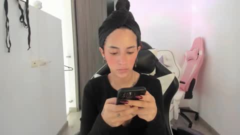 kaylie online show from 11-11-25, 05:35