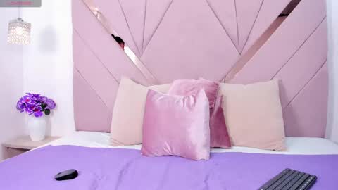 Snapshot of kaylin_jann chatting on 09-15-25, 06:19 Kaylin Jann online show from 09-15-25, 06:19