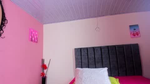 Snapshot of kayllaevans_ chatting on 01-08-25, 12:06 Kay online show from 01-08-25, 12:06