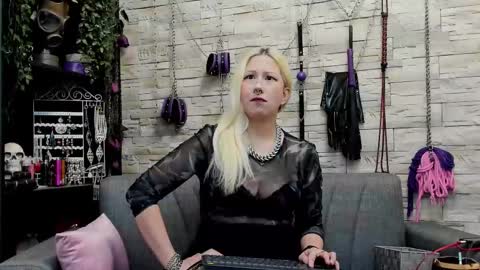 Miss Kazia online show from 10-05-25, 09:13