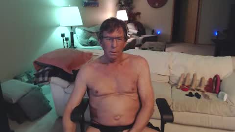 Snapshot of kcgr2323 chatting on 11-17-25, 06:35 kcgr2323 online show from 11-17-25, 06:35