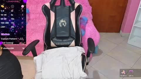 Snapshot of keeiity_moon chatting on 01-24-25, 02:08 keeiity_moon online show from 01-24-25, 02:08