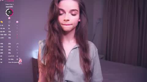 Lulu online show from 06-12-26, 10:52