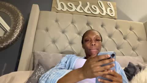 Snapshot of keephimcum69me chatting on 10-19-25, 10:21 Keephimcum69me online show from 10-19-25, 10:21