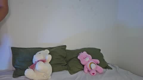 Andrea online show from 10-22-25, 03:07