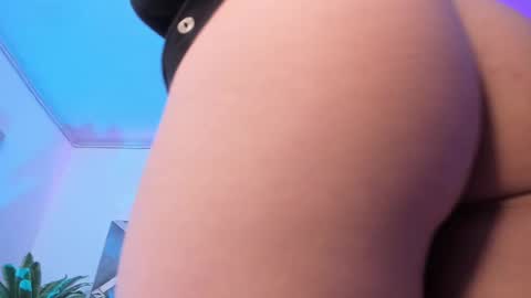 Snapshot of keidy_rose chatting on 10-09-25, 07:12 Keidy Monday to Saturday from 200 pm to 810pm UTC-5 Colombia Time online show from 10-09-25, 07:12