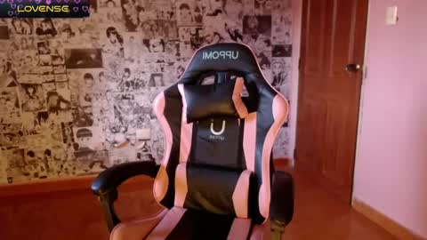 Snapshot of keikim_ chatting on 02-04-25, 09:52 Kimk online show from 02-04-25, 09:52