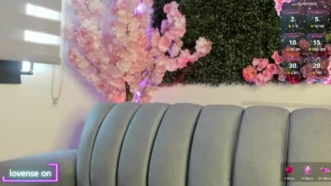 Snapshot of keila_loll chatting on 11-10-25, 02:05 naty online show from 11-10-25, 02:05