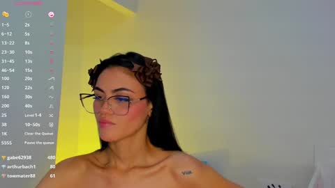 Snapshot of keily_brox chatting on 12-19-24, 10:02 Keily brox online show from 12-19-24, 10:02