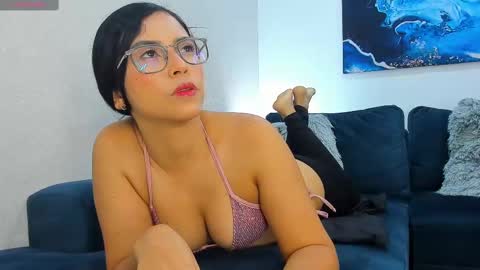 Snapshot of keily_florez chatting on 09-27-25, 12:10 Keily online show from 09-27-25, 12:10