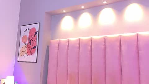 Keily Ross online show from 10-29-25, 08:43