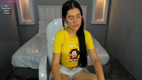Snapshot of keilybennett chatting on 04-15-26, 06:15 Keily Bennet online show from 04-15-26, 06:15