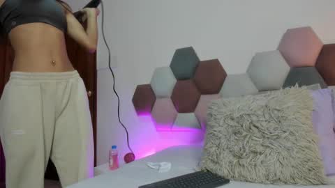 Keimy Wilde online show from 03-21-26, 06:33