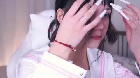 Snapshot of keira_nightly chatting on 11-27-25, 06:54 Kira online show from 11-27-25, 06:54