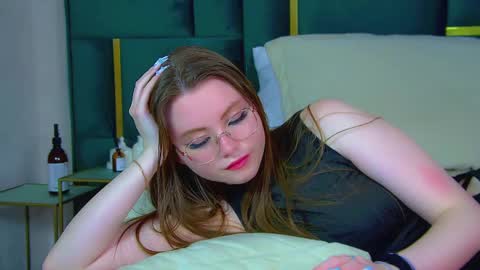 Keira online show from 03-12-25, 03:46