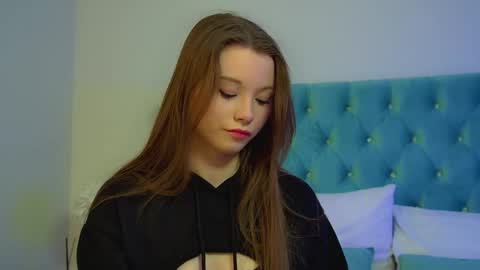 Keira online show from 03-10-26, 06:13