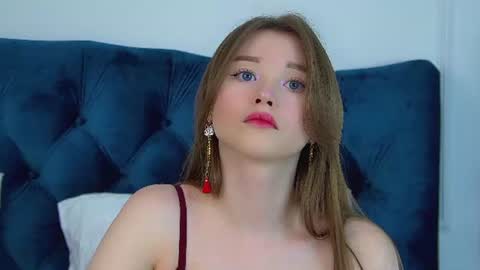 Snapshot of keiraace chatting on 06-11-26, 06:28 Keira online show from 06-11-26, 06:28