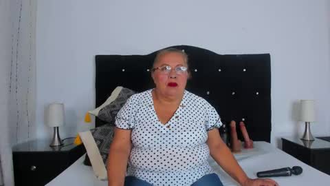 Snapshot of keiralennox chatting on 09-10-25, 11:32 online show from 09-10-25, 11:32