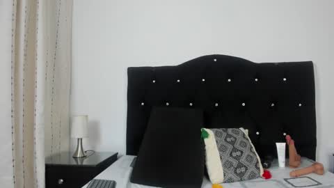 Snapshot of keiralennox chatting on 09-29-25, 12:10 online show from 09-29-25, 12:10