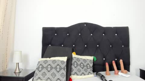 Snapshot of keiralennox chatting on 10-03-25, 12:13 online show from 10-03-25, 12:13