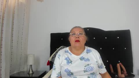 Snapshot of keiralennox chatting on 11-11-25, 11:21 online show from 11-11-25, 11:21