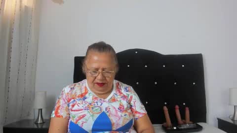 Snapshot of keiralennox chatting on 11-12-25, 11:32 online show from 11-12-25, 11:32