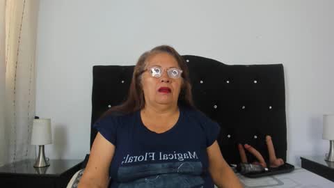 Snapshot of keiralennox chatting on 11-17-25, 11:49 online show from 11-17-25, 11:49