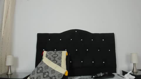 Snapshot of keiralennox chatting on 11-21-25, 11:31 online show from 11-21-25, 11:31