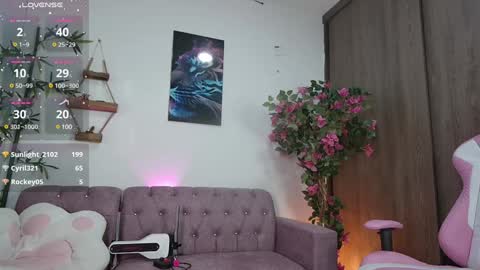 Snapshot of keissyrincon1 chatting on 12-18-24, 07:04   online show from 12-18-24, 07:04