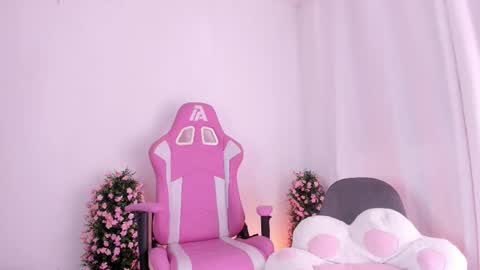 Snapshot of keissyrincon1 chatting on 10-12-25, 12:31   online show from 10-12-25, 12:31