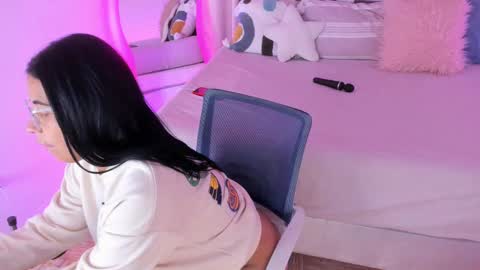 Snapshot of keisy_2 chatting on 11-15-25, 03:30 Keisy online show from 11-15-25, 03:30