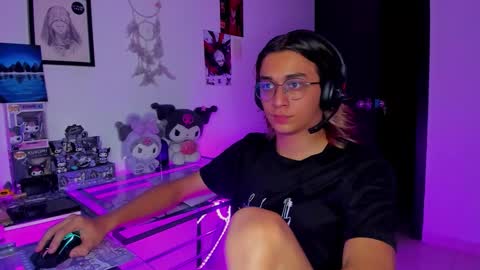 Keita moon online show from 03-04-26, 01:33