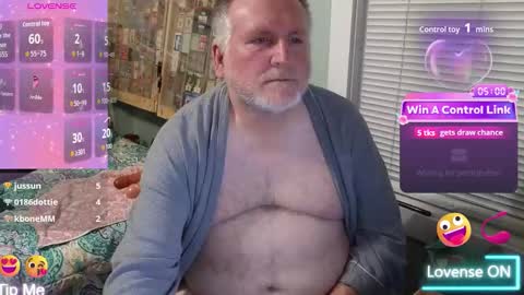 Snapshot of keithobrian chatting on 03-09-26, 03:32 Keithobrian online show from 03-09-26, 03:32