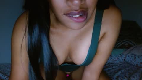 Snapshot of kelliecapri chatting on 12-10-24, 11:30 Kellie online show from 12-10-24, 11:30