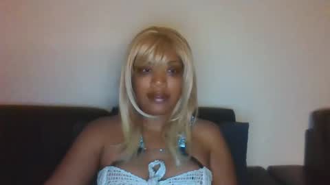 Snapshot of kelliecapri chatting on 05-02-26, 05:01 Kellie online show from 05-02-26, 05:01