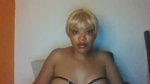 Snapshot of kelliecapri chatting on 05-08-26, 03:12 Kellie online show from 05-08-26, 03:12