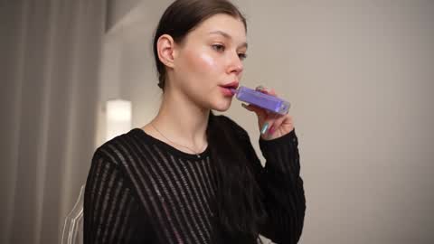 Snapshot of kelly_ember chatting on 01-08-25, 01:52 KELLY online show from 01-08-25, 01:52