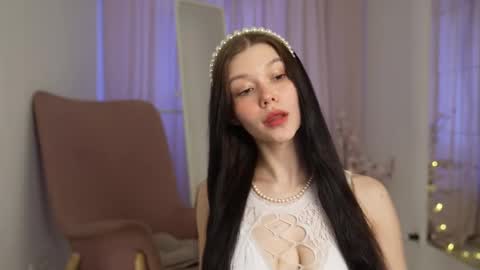 Snapshot of kelly_ember chatting on 02-21-25, 09:34 KELLY online show from 02-21-25, 09:34