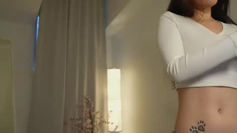 Snapshot of kelly_ember chatting on 10-09-25, 02:04 KELLY online show from 10-09-25, 02:04