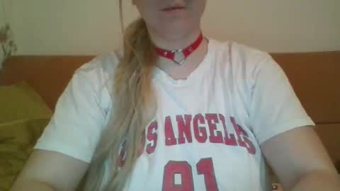 Snapshot of kelly_emmie chatting on 01-31-26, 10:19 Emmie online show from 01-31-26, 10:19