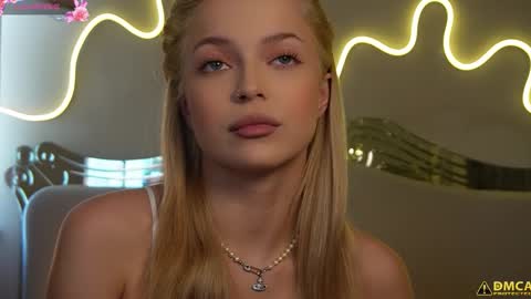 Kelly online show from 09-10-25, 05:18