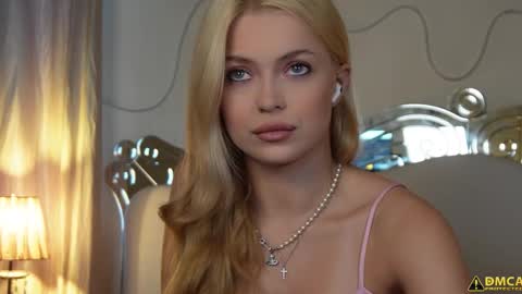 Kelly online show from 10-21-25, 05:41