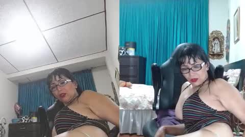 Snapshot of kelly_squirting chatting on 10-11-25, 07:51 KELLY online show from 10-11-25, 07:51