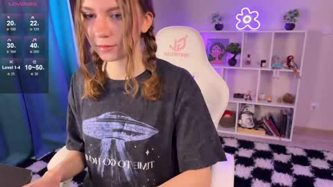 Kelly online show from 04-26-26, 08:12