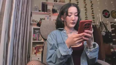 Snapshot of kellyasian chatting on 11-20-25, 06:46 Leia online show from 11-20-25, 06:46